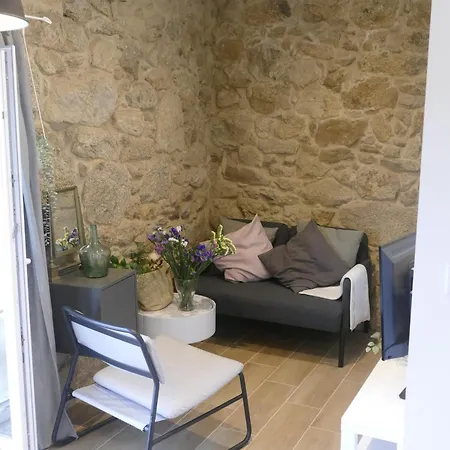 Casita A Estrenar En Con Rio Proxima A Tui, Gondomar Y Portugal.